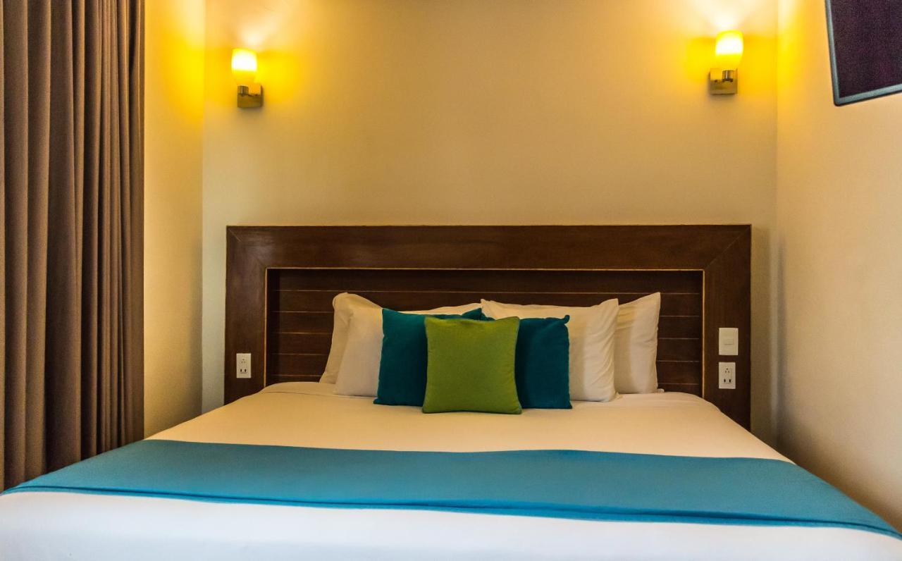 Aquastar Hotel & Apartments มาอาอวล ภายนอก รูปภาพ