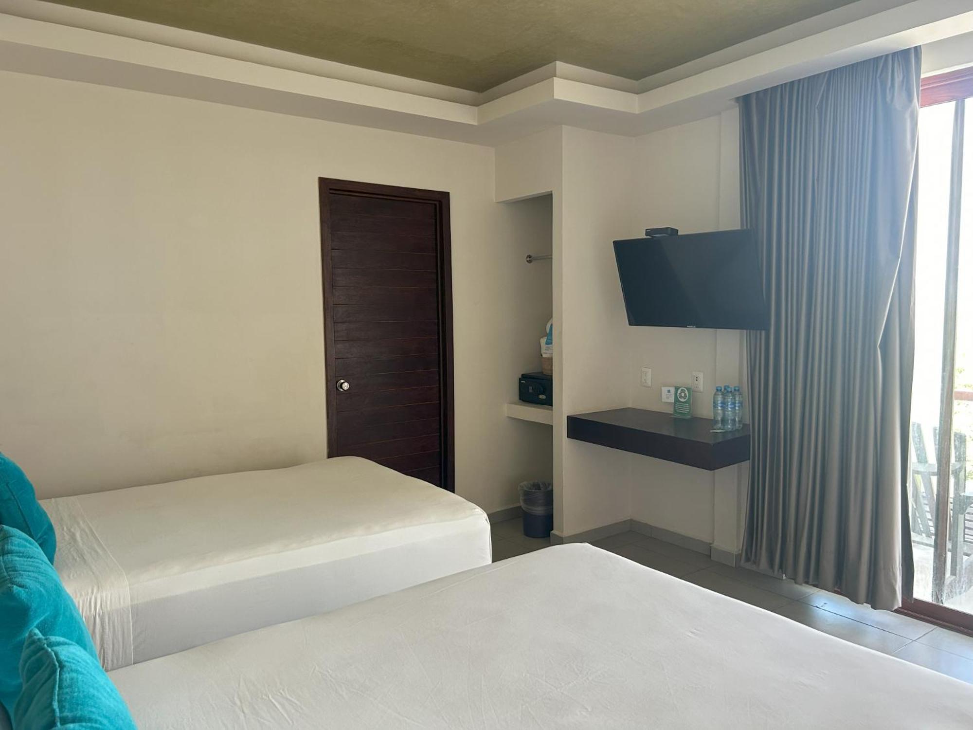 Aquastar Hotel & Apartments มาอาอวล ภายนอก รูปภาพ